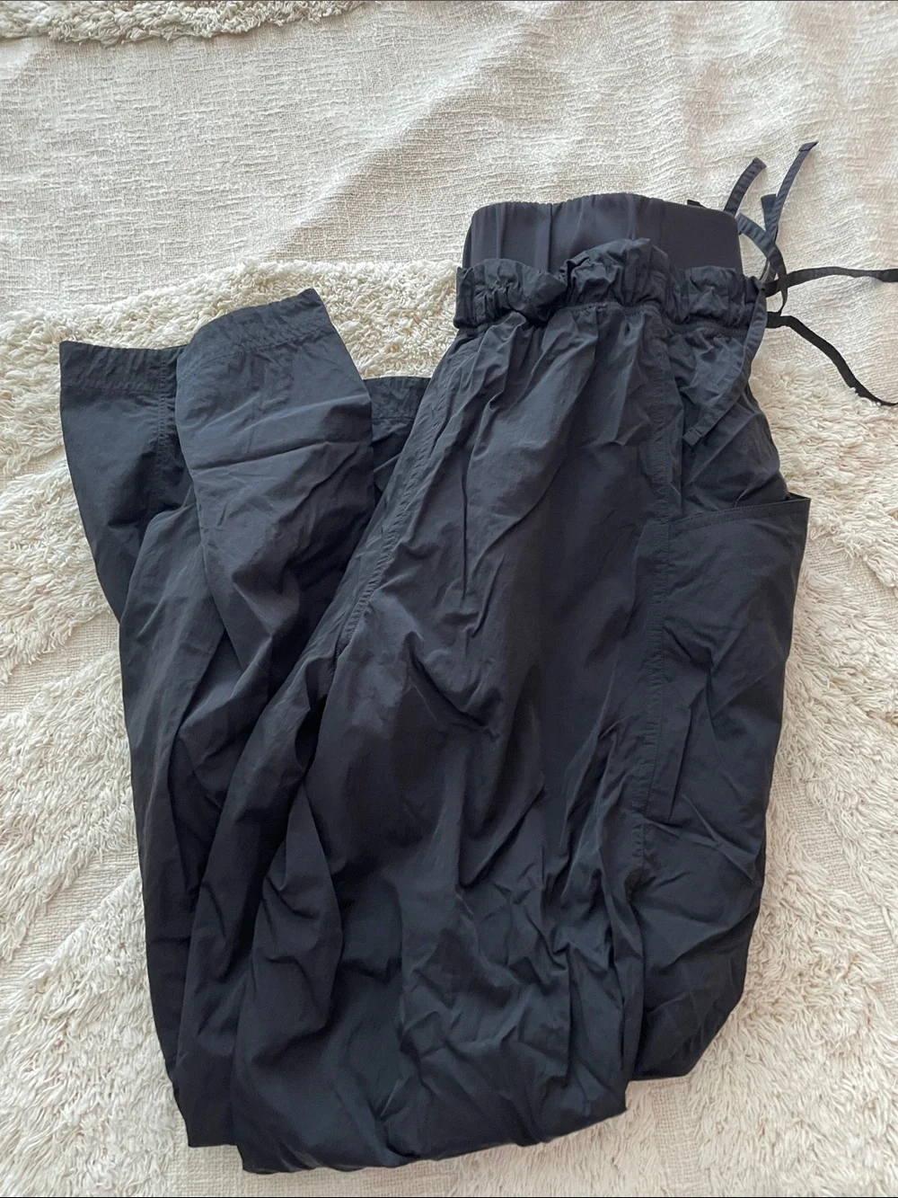 lululemon athletica EUC cinchable wide-leg high rise pant black size 2